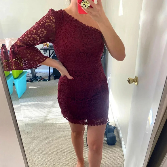 Lulu's Dreamy Date Burgundy Crochet Lace One-Shoulder Mini Party Cocktail Dress - Picture 4 of 10